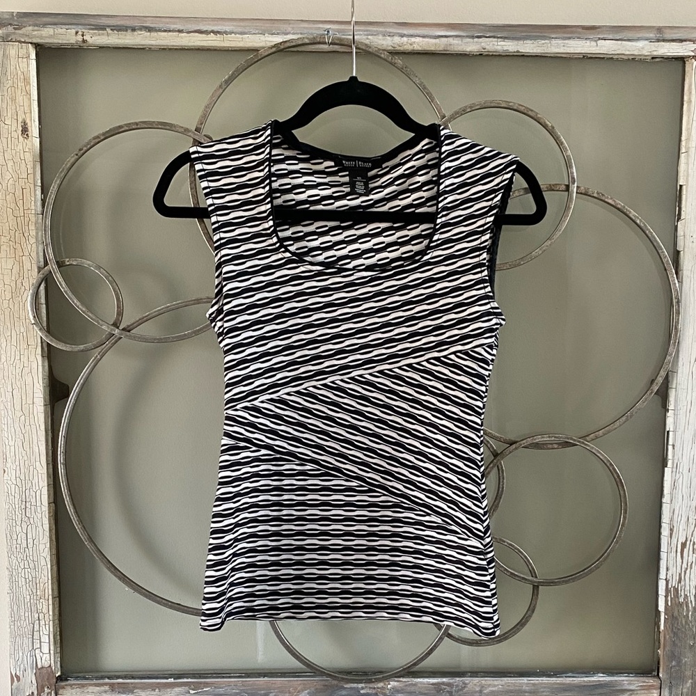 WHBM Top. XS   Holds shape. PERFECT CONDITION